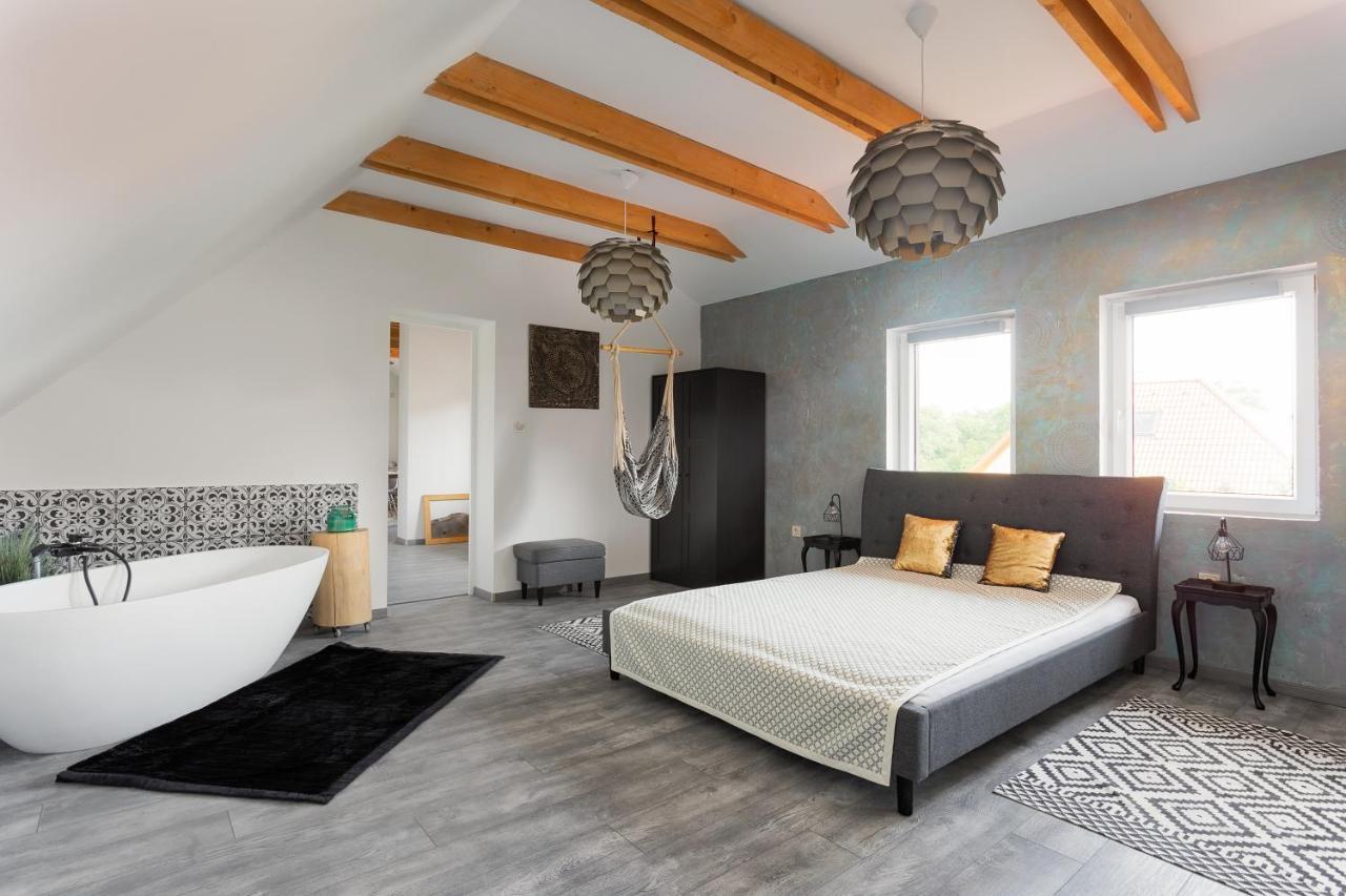 Patakpart Vendeghaz Apartment Egerszalok Bagian luar foto